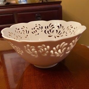 Elegant Lenox 8” bowl - never used